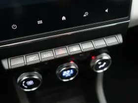 Renault Clio thumbnail 24