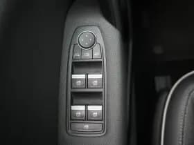 Renault Captur thumbnail 25