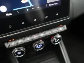 Renault Captur thumbnail 31