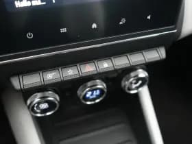 Renault Captur thumbnail 31