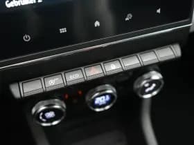 Renault Clio thumbnail 26