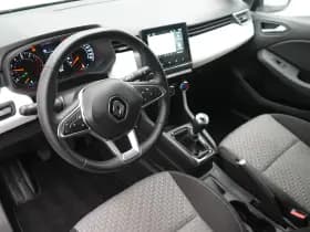 Renault Clio thumbnail 12