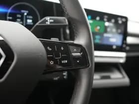 Renault Mégane E-Tech thumbnail 17