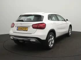 Mercedes-Benz GLA thumbnail 4