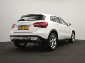 Mercedes-Benz GLA thumbnail 6