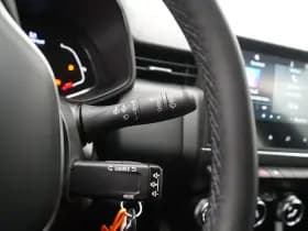 Renault Clio thumbnail 16