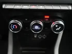 Renault Clio thumbnail 23