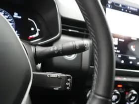 Renault Clio thumbnail 19