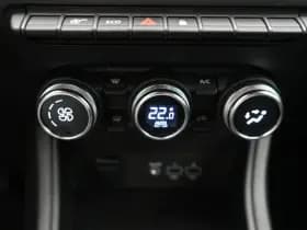 Renault Captur thumbnail 25