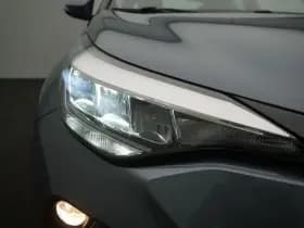 Toyota C-HR thumbnail 12