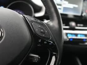 Toyota C-HR thumbnail 19