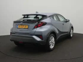 Toyota C-HR thumbnail 4