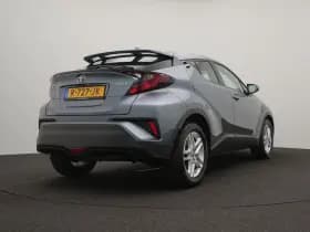 Toyota C-HR thumbnail 6