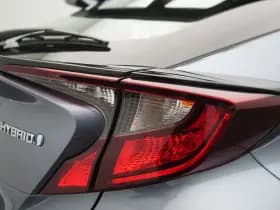 Toyota C-HR thumbnail 9