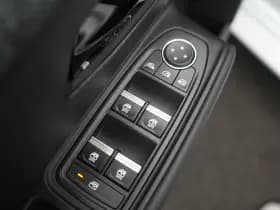 Renault Clio thumbnail 17