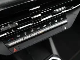 Renault Clio thumbnail 32