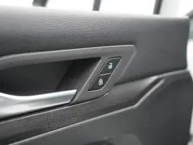 Volkswagen Golf thumbnail 17