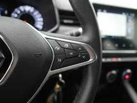 Renault Clio thumbnail 16