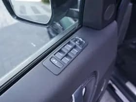 Land Rover Discovery Sport thumbnail 15
