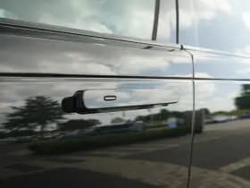 Land Rover Range Rover Velar thumbnail 12