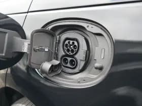 Land Rover Range Rover Velar thumbnail 26