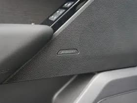 Land Rover Range Rover Velar thumbnail 16
