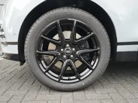 Land Rover Range Rover Velar thumbnail 9
