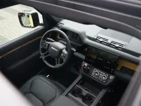 Land Rover Defender thumbnail 13