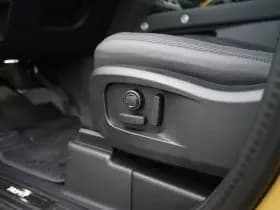 Land Rover Defender thumbnail 19