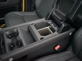 Land Rover Defender thumbnail 28