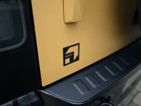 Land Rover Defender thumbnail 30