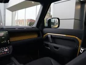 Land Rover Defender thumbnail 35