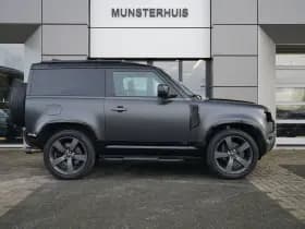 Land Rover Defender thumbnail 11
