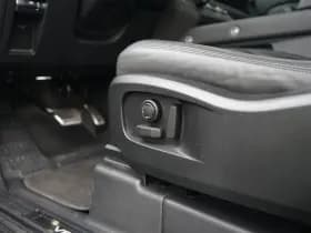 Land Rover Defender thumbnail 17