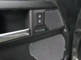 Land Rover Defender thumbnail 18