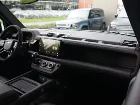 Land Rover Defender thumbnail 3