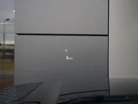 Land Rover Defender thumbnail 21