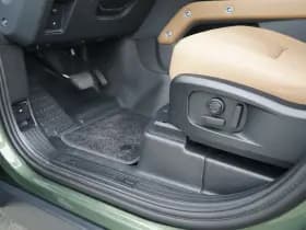 Land Rover Defender thumbnail 17