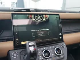 Land Rover Defender thumbnail 25