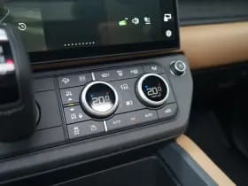 Land Rover Defender thumbnail 27
