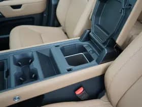 Land Rover Defender thumbnail 28