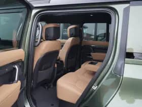 Land Rover Defender thumbnail 5