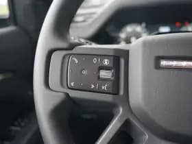 Land Rover Defender thumbnail 19