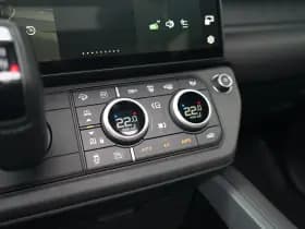 Land Rover Defender thumbnail 26