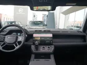 Land Rover Defender thumbnail 4