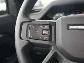 Land Rover Defender thumbnail 19