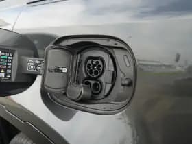 Land Rover Defender thumbnail 29
