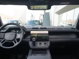 Land Rover Defender thumbnail 4