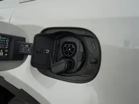 Land Rover Defender thumbnail 27