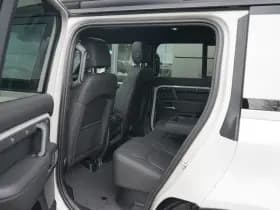 Land Rover Defender thumbnail 5